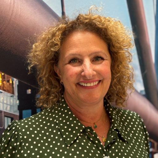 Speaker profile image for Harriet Evans