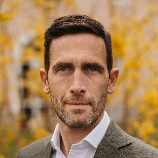 Speaker profile image for Daniel Szelenyi